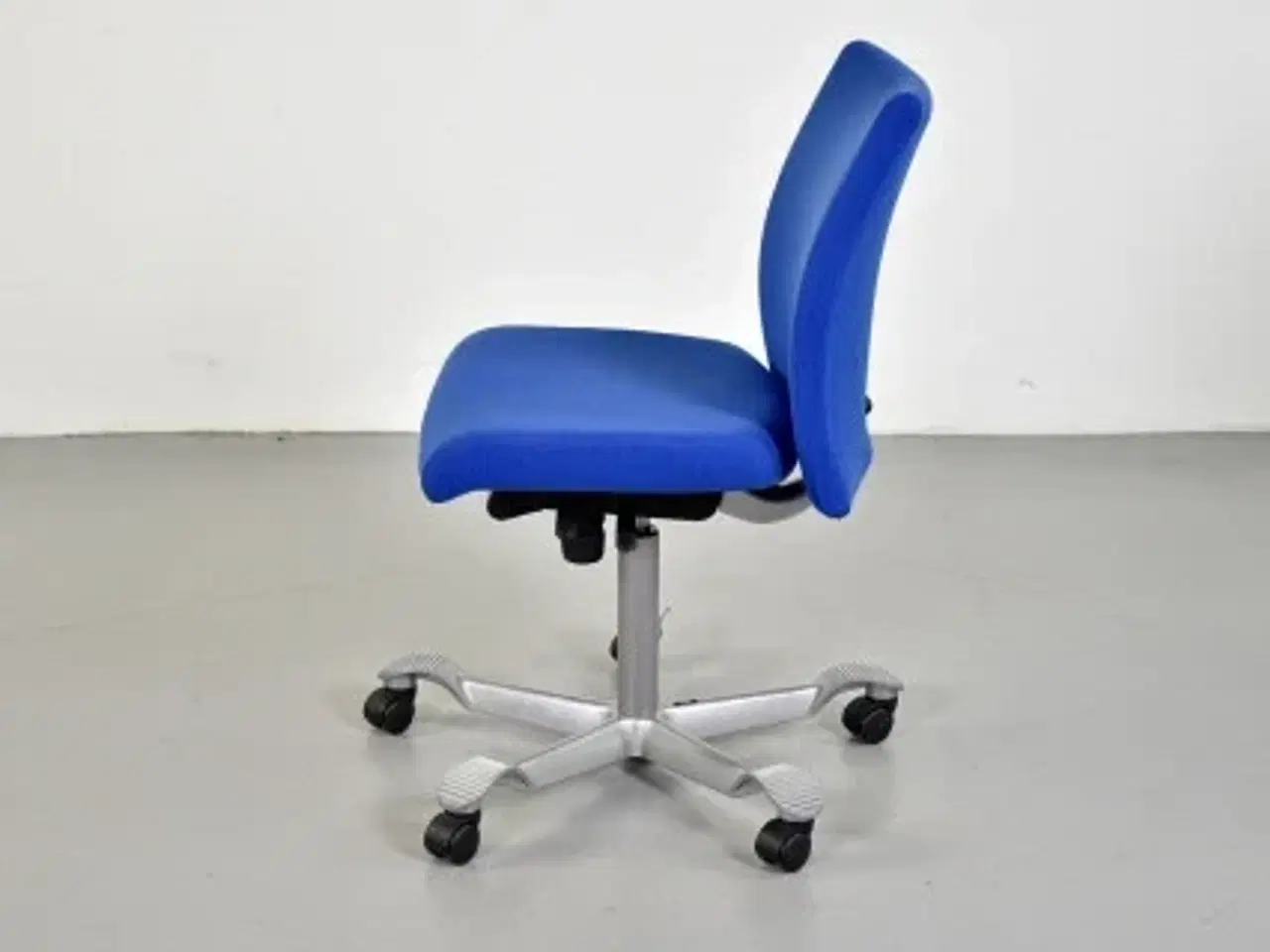Billede 2 - Häg h04 credo 4200 kontorstol med blåt polster og gråt stel