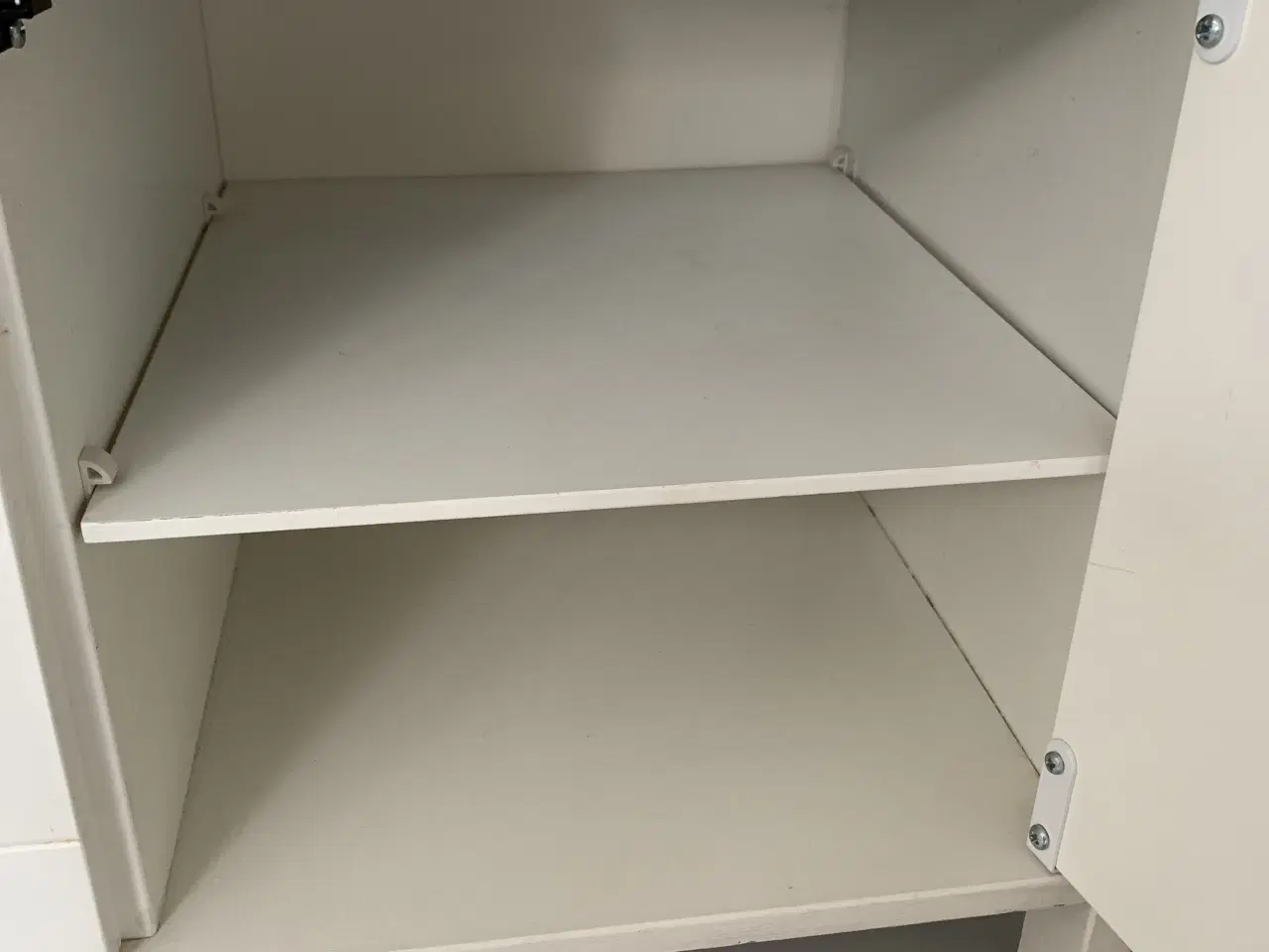 Billede 5 - Hvidmalet legekøkken fra IKEA