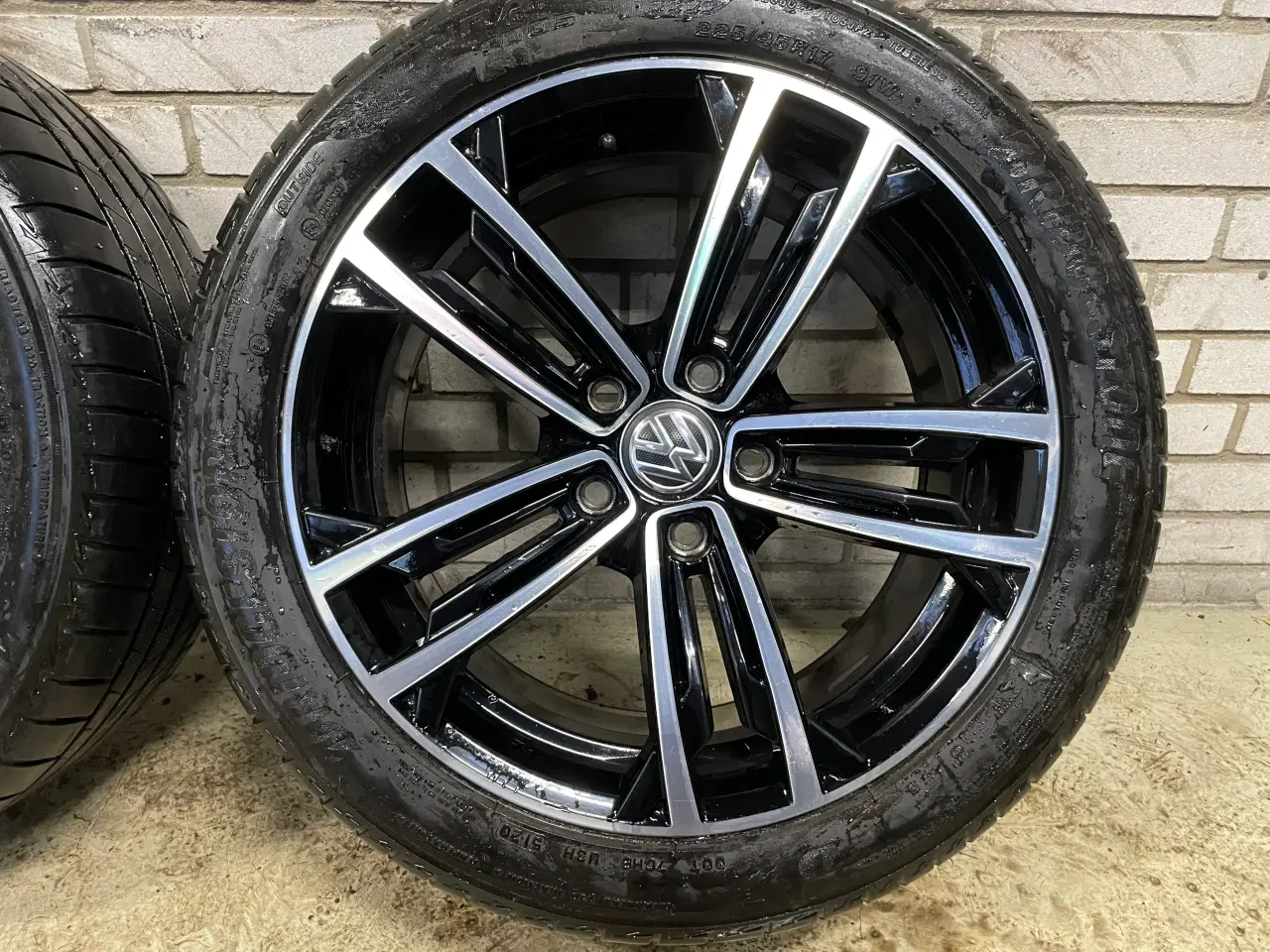 Billede 4 - 17 VW Golf 225/45r17 Ref.267 sommer