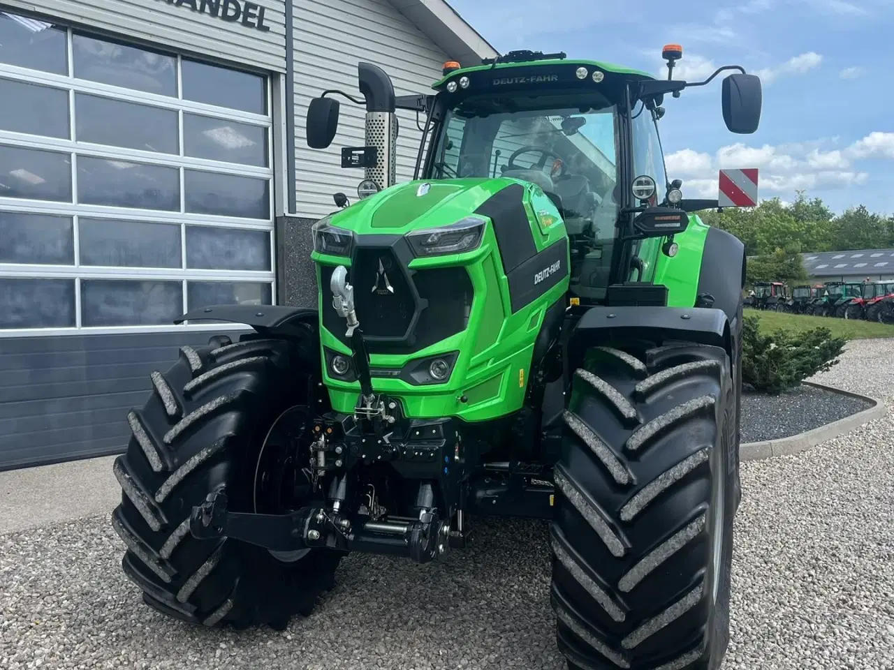 Billede 13 - Deutz-Fahr Agrotron 8280 TTV Stage V Warrior med fuld affjedring og evt. GPS