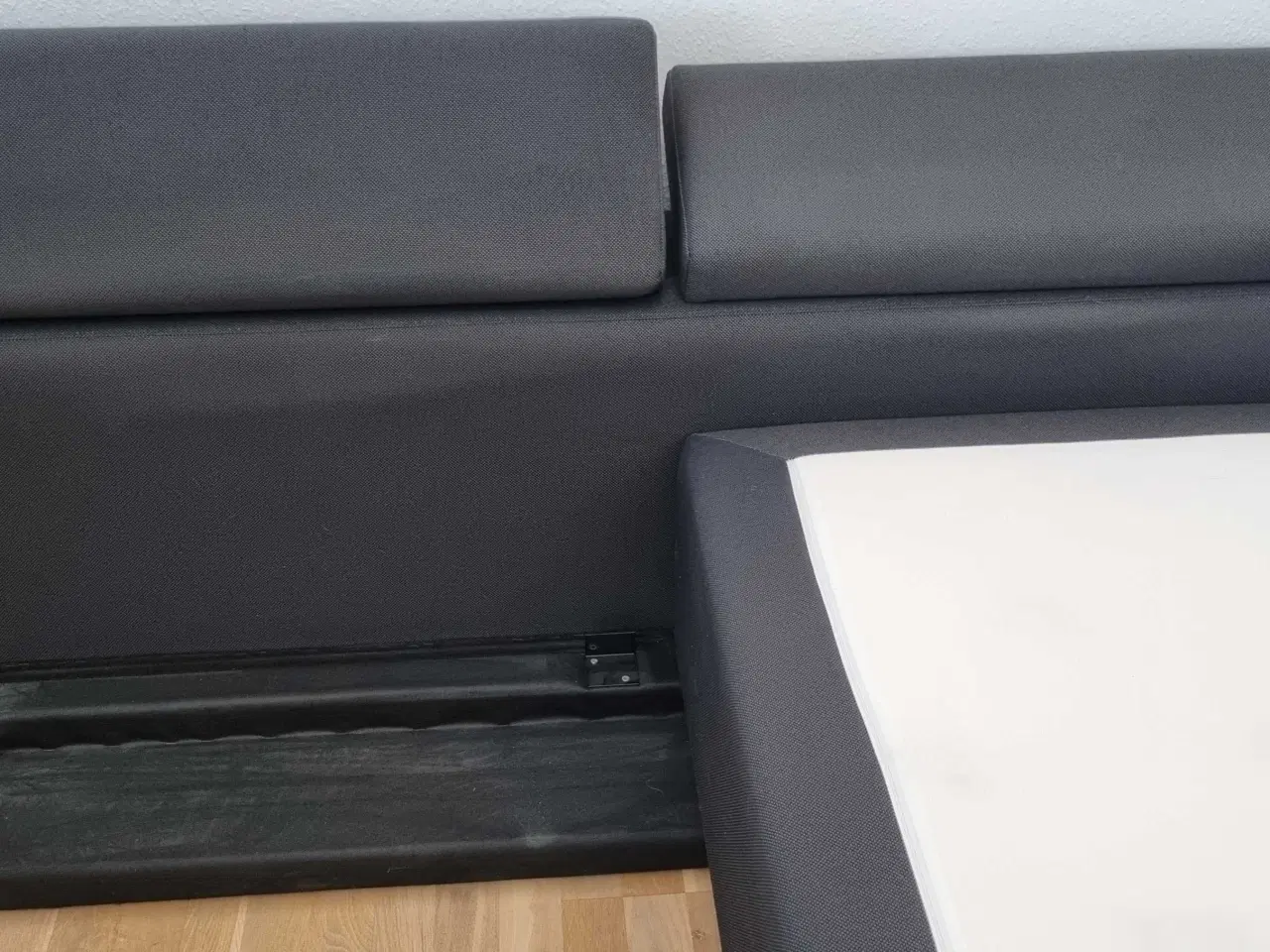 Billede 3 - Sengegavl med justerbar rygstøtte