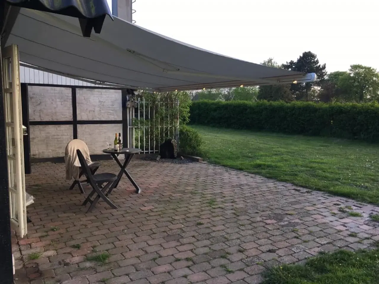 Billede 3 - Markise, elektrisk med fjernbetjening og lys spot