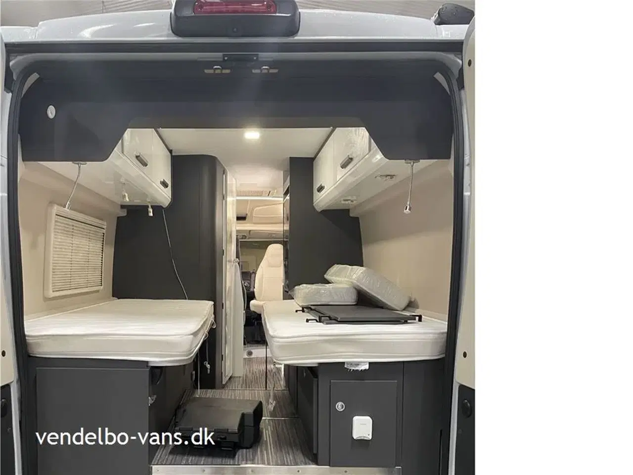 Billede 17 - 2022 - McLouis Menfys Van 04 Prestige Matic   Det er CamperVan topudgaven med masser af udstyr - Prestige Matic