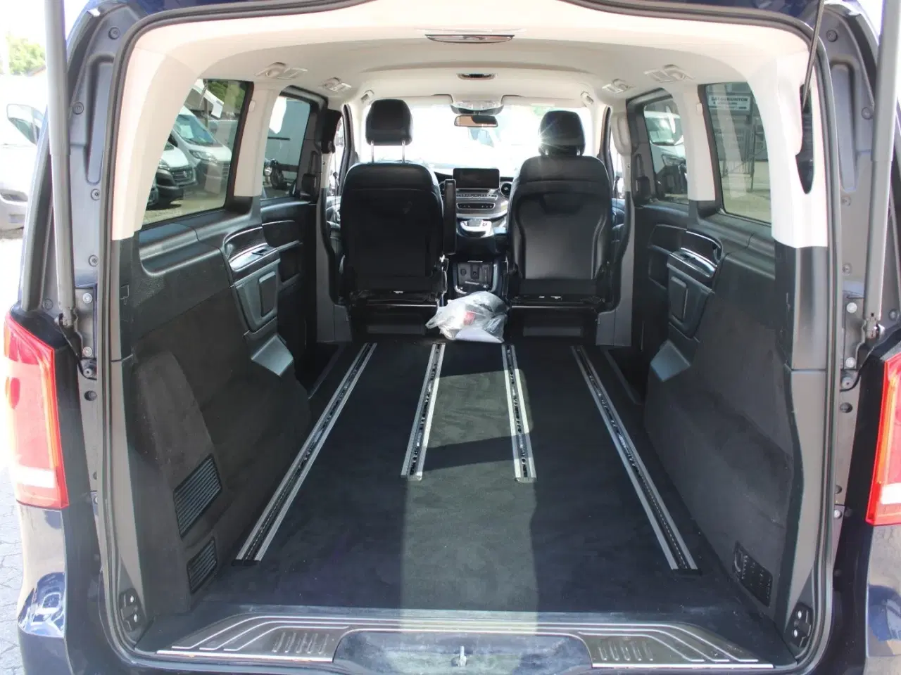 Billede 12 - Mercedes EQV300  Avantgarde XL Van