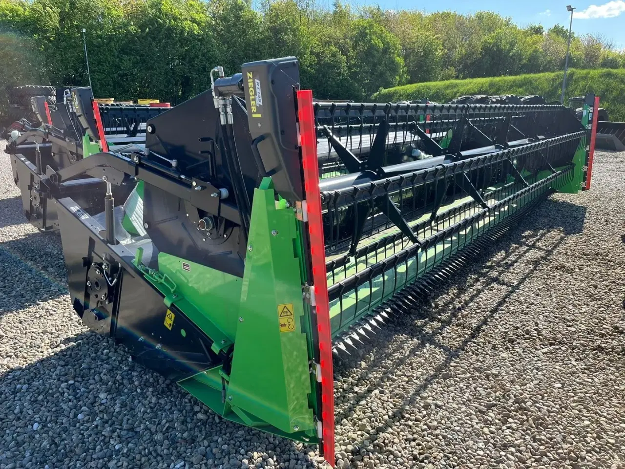 Billede 13 - Deutz-Fahr C7206 With 24feed - 7.2m header. New and unused Combine together with 7.2m header
