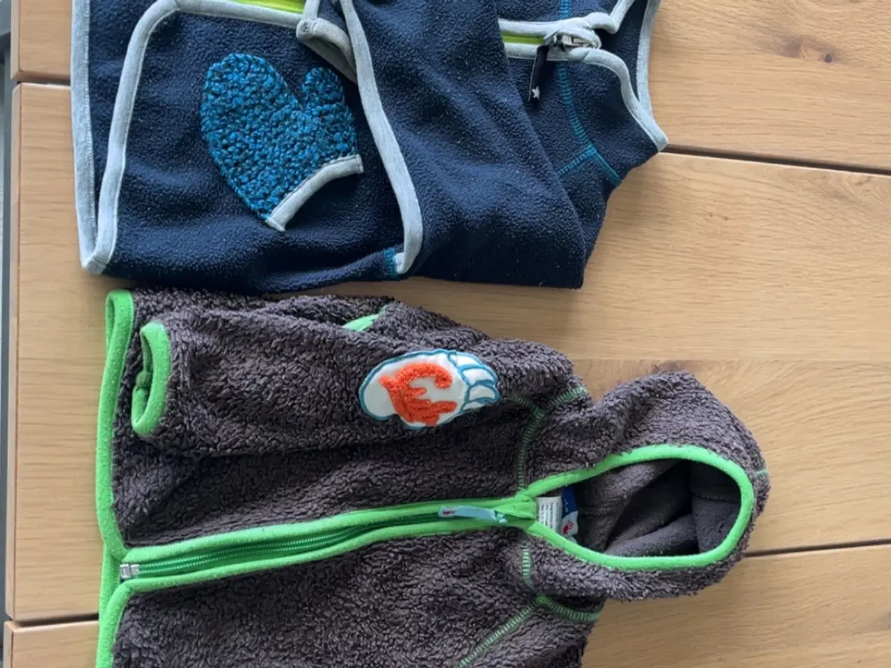 Billede 3 - Drengebluser - t-shirt - dragt - fleecetrøjer 