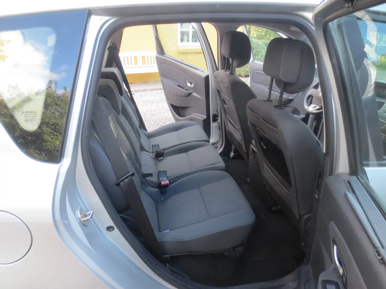 Billede 15 - Renault Scenic 1.6 i År 2010. Nysynet. 