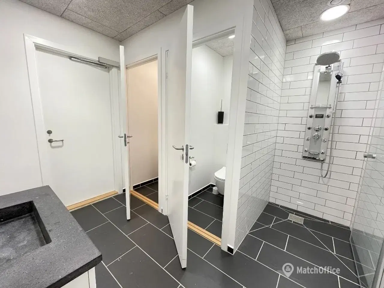 Billede 12 - Erhvervslejemål med 2 gode elporte - i alt ca. 280 kvm