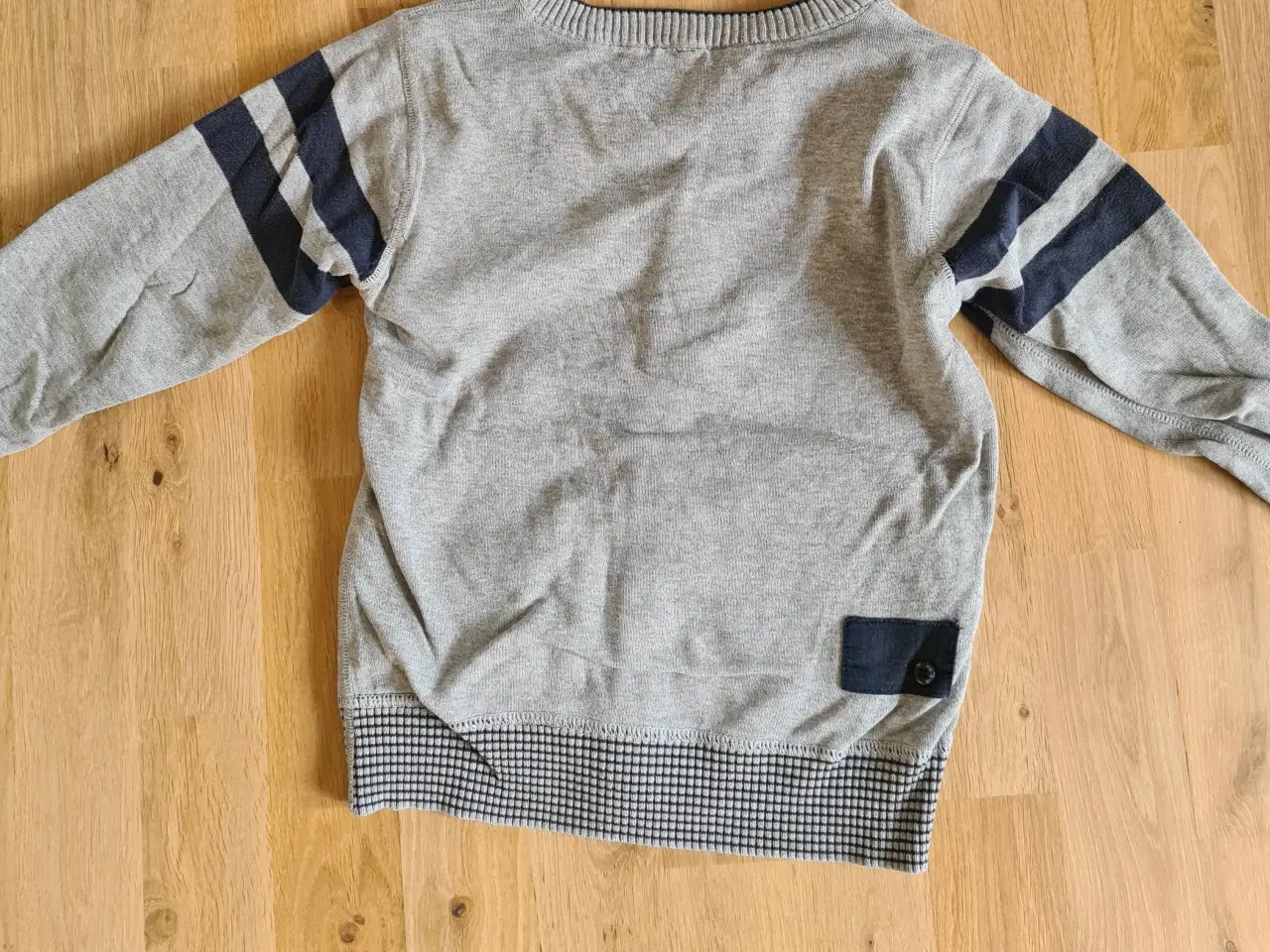 Billede 6 - T-shirt og cardigan