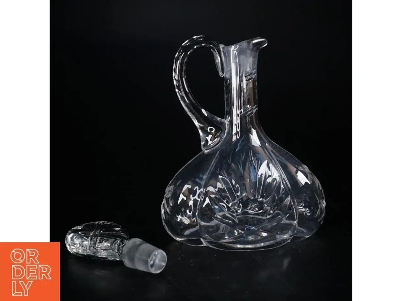Billede 2 - Glaskarafel med mønster (str. 28 x 17 x 10 cm)