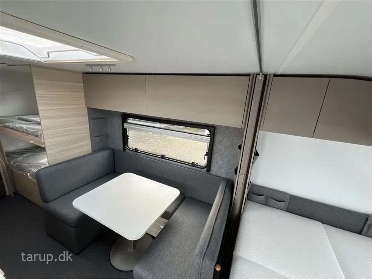 Billede 7 - 2025 - Adria Altea 552 PK   Dobbeltseng, 2 køjer, rundsiddegruppe, blæservarme, el-gulvvarme, myggenetsdør, Adria Smartbox