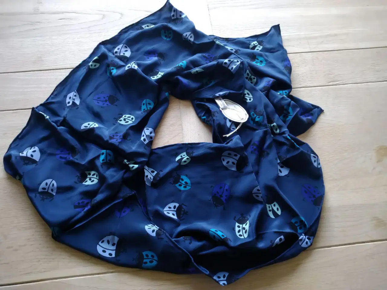 Billede 2 - Tørklæde, Silketørklæde, Charlotte Sparre