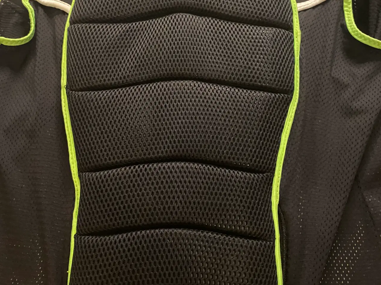 Billede 5 - Rygskjold L/XL (kan sendes)