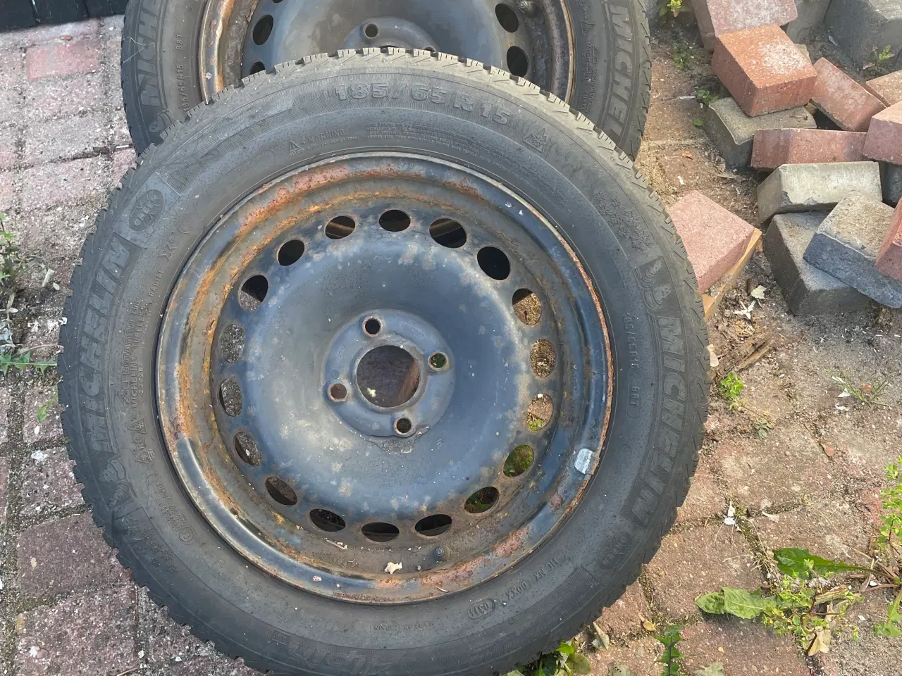 Billede 1 - 4 vinterdæk 185/65r15