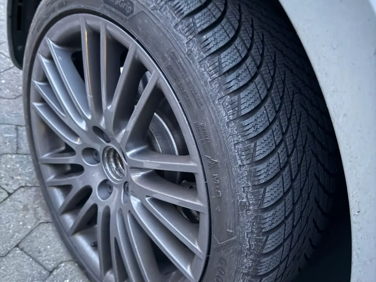 Billede 2 - Alufælge med dæk