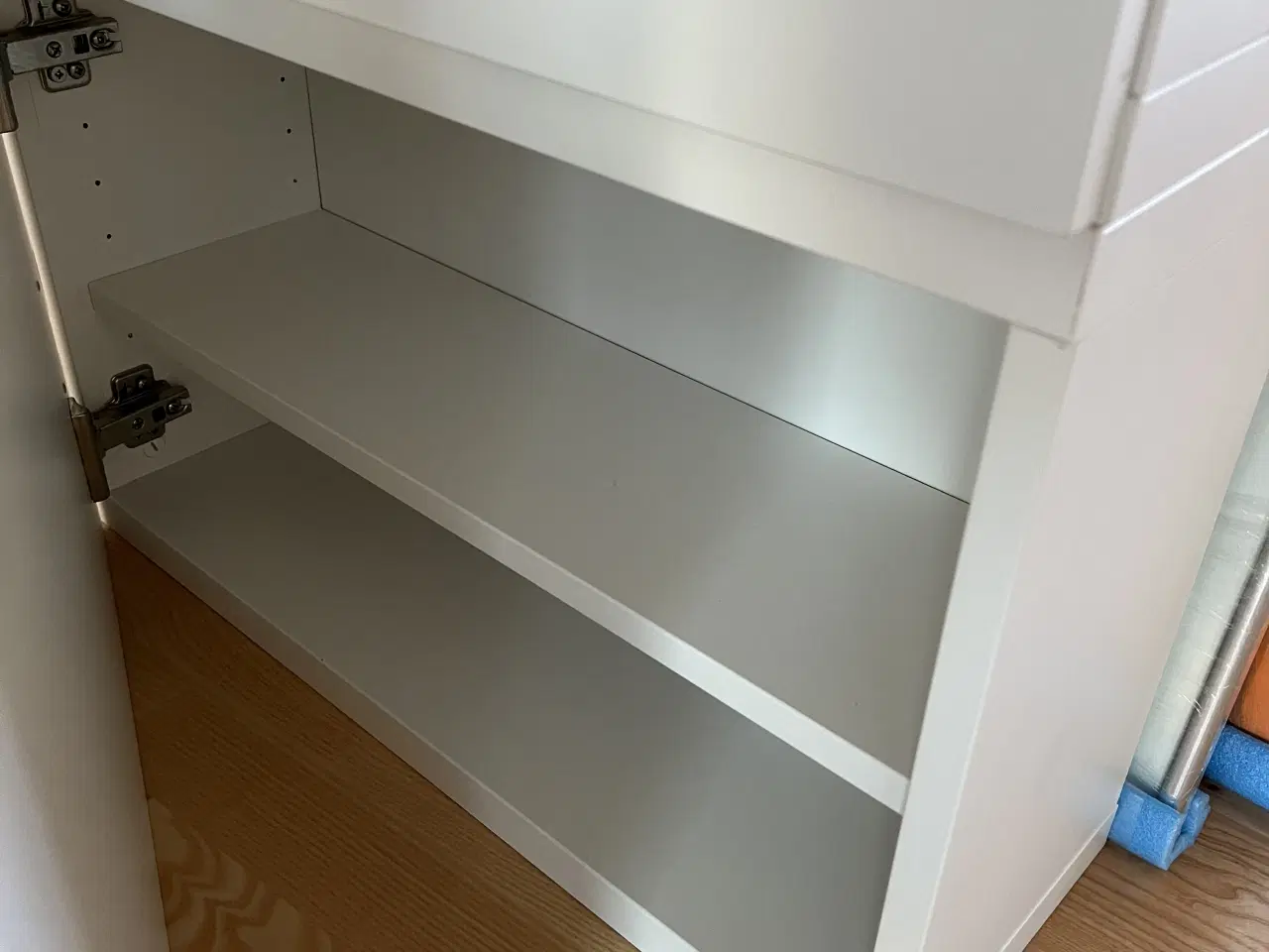 Billede 1 - IKEA BESTÅ skab