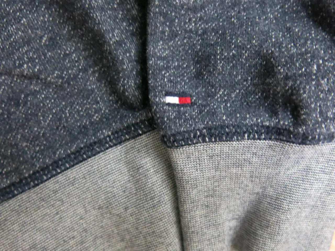 Billede 4 - TOMMY hILFIGER BLUSE STR m