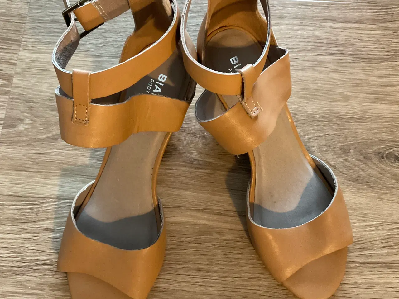 Billede 4 - Pris for alle sko i alt 150kr !!