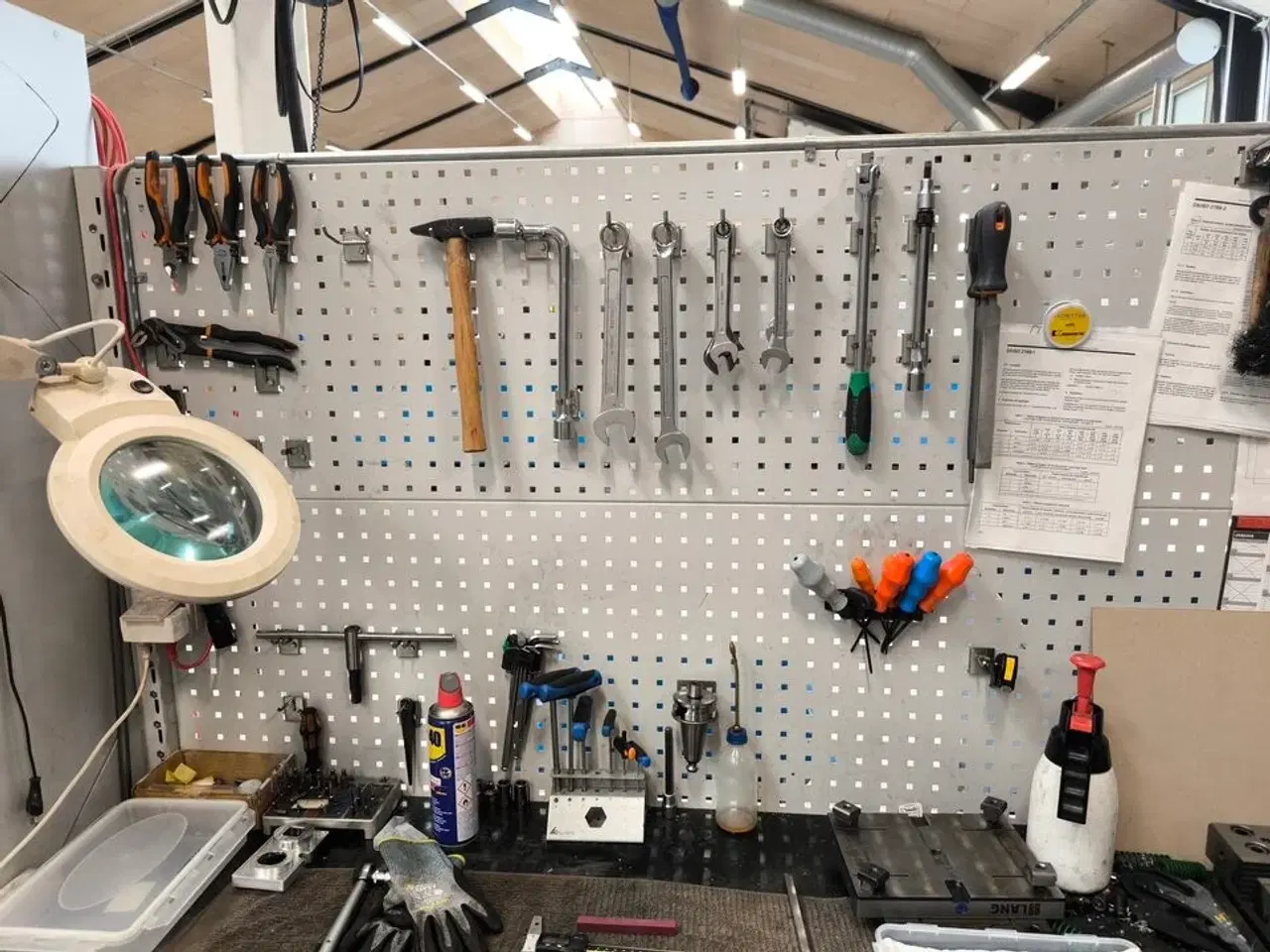 Billede 2 - Filebænk inkl. indhold (Lot 106-109 medf. IKKE!)