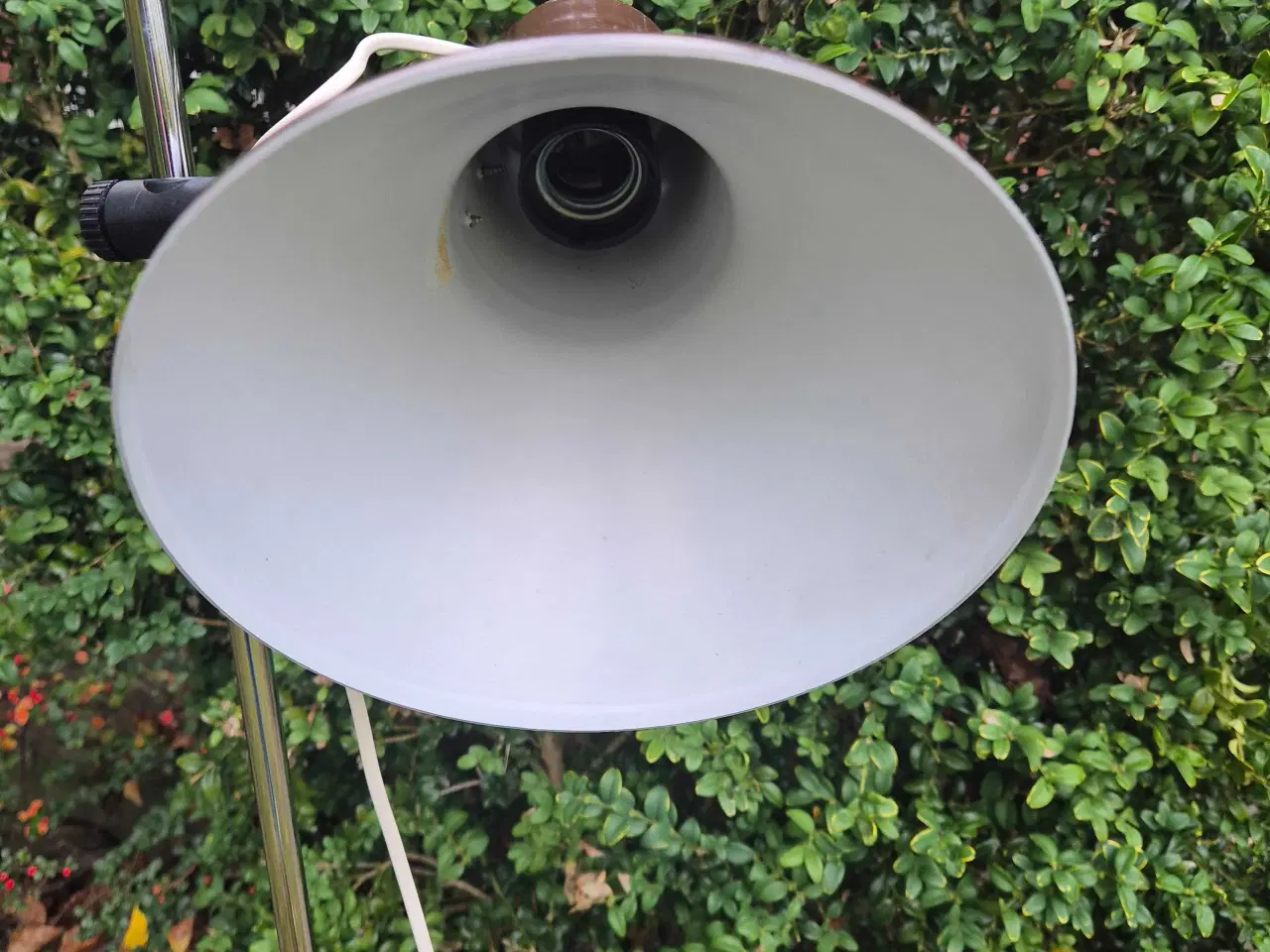 Billede 10 - Brun gulvlampe inspireret af en klassisk arkitektl