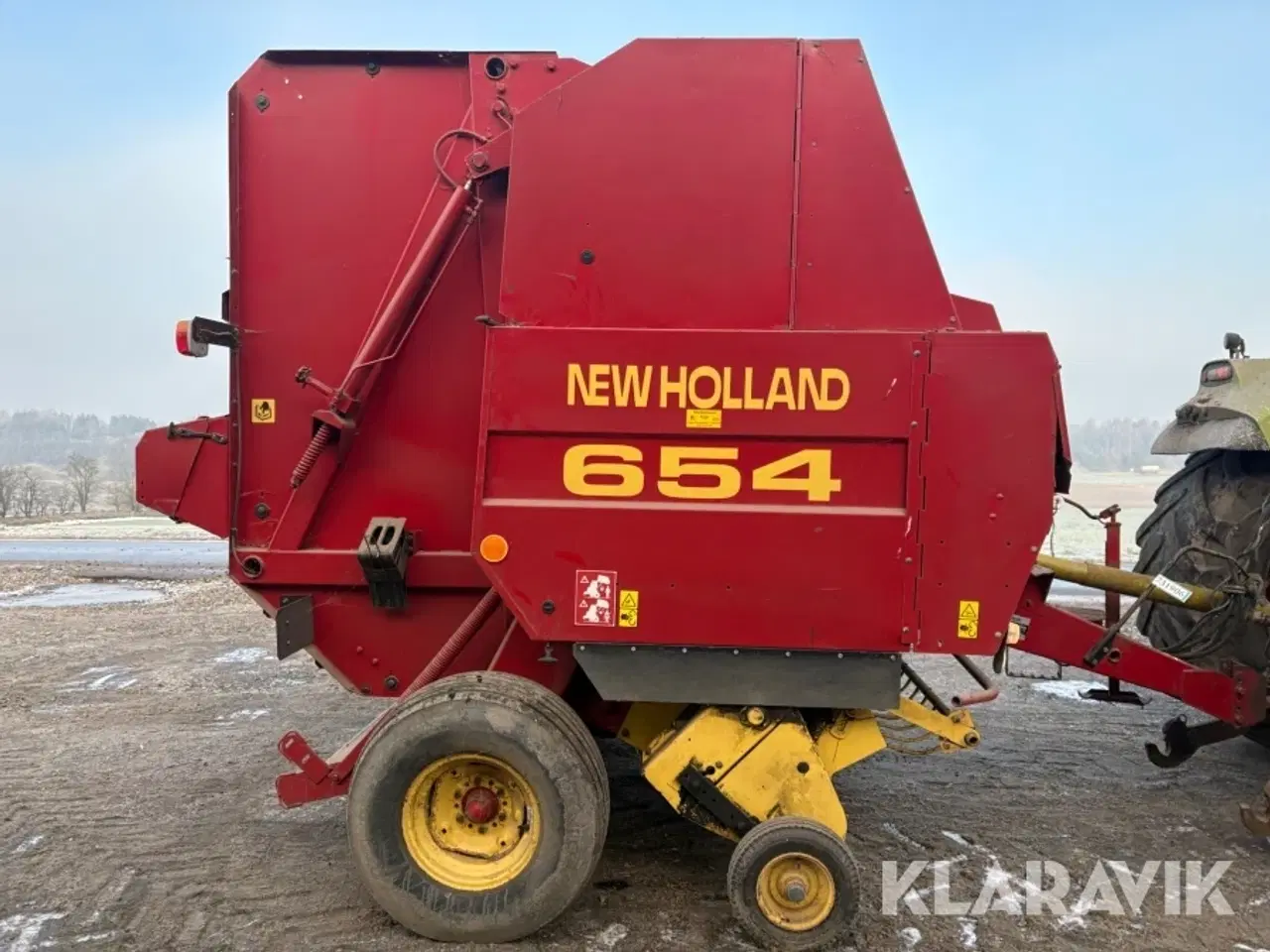 Billede 11 - Rundballepresser New Holland 654