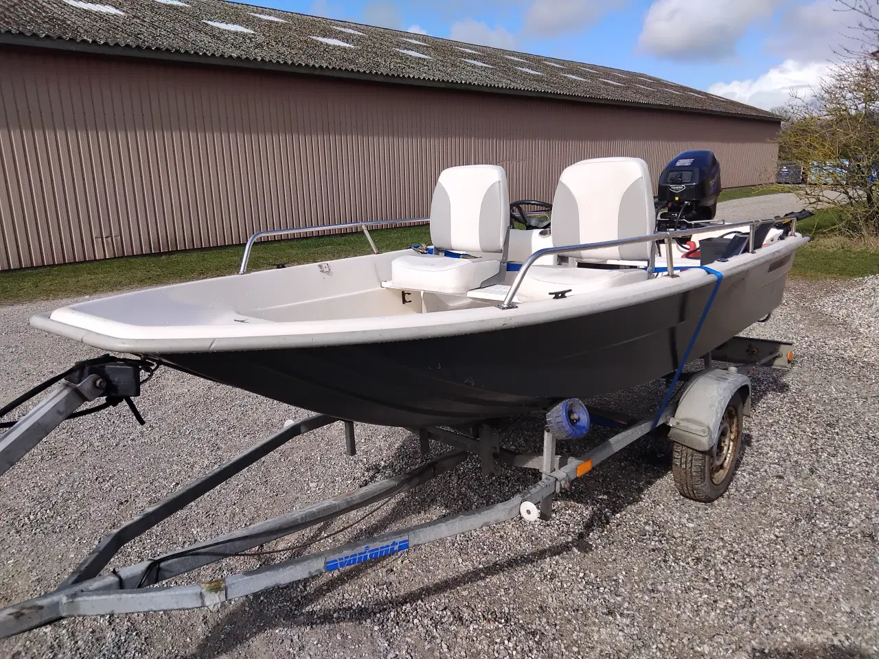 Billede 1 - Styrpultbåd med motor og trailer plus en del ekst