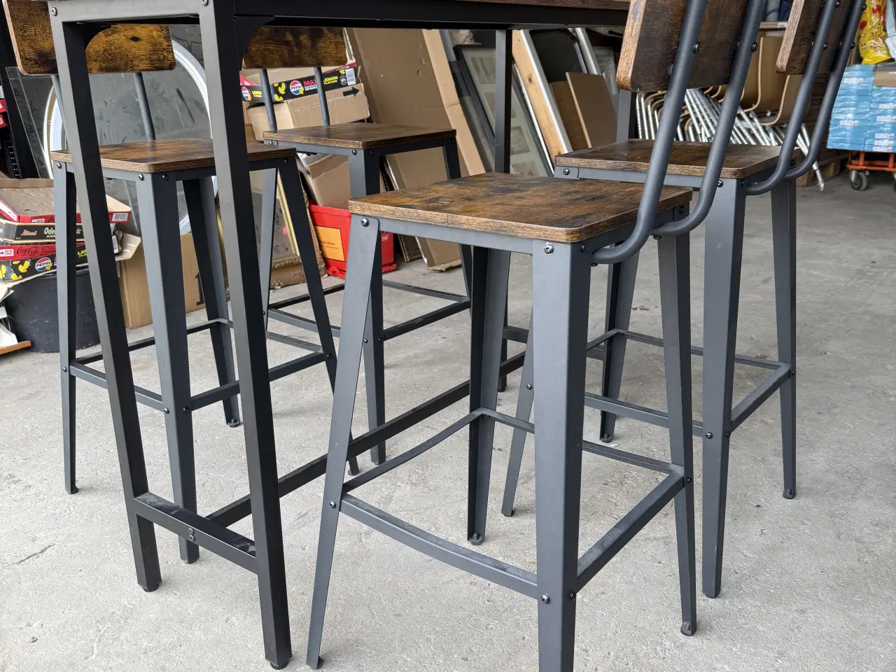 Billede 15 - 4 VASAGLE barstol & bord i industrielt design