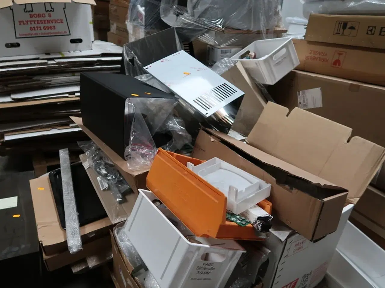 Billede 5 - Palle med div. Tilbehør til emhætte m.m.