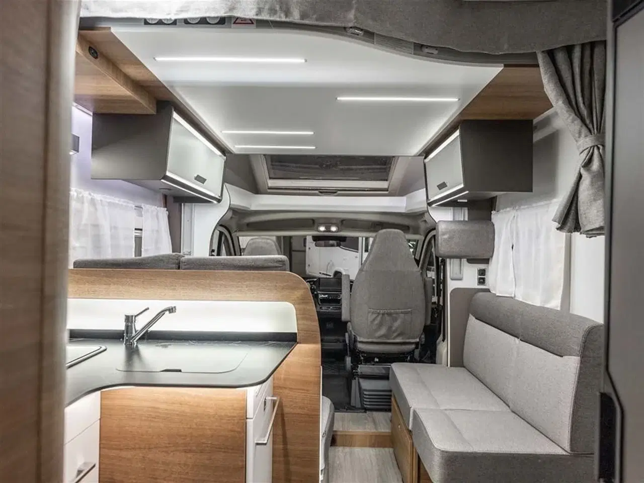 Billede 3 - 2026 - Benimar Mileo 263   Skandinavisk design og komfort året rundt