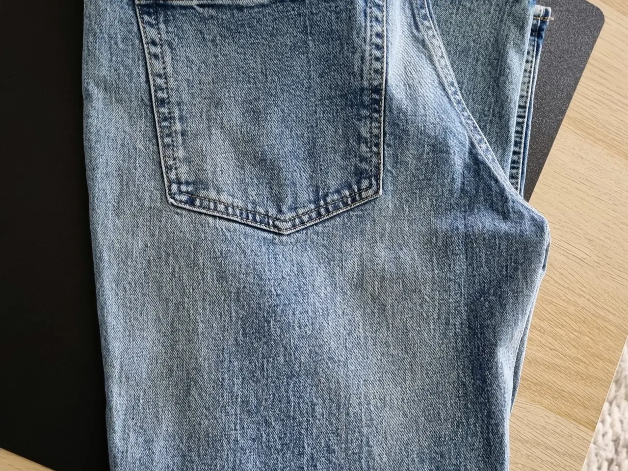 Billede 5 - Højtaljede jeans med lige ben 