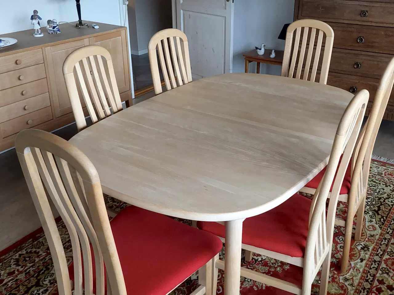 Billede 1 - Spisebord med 8 stole