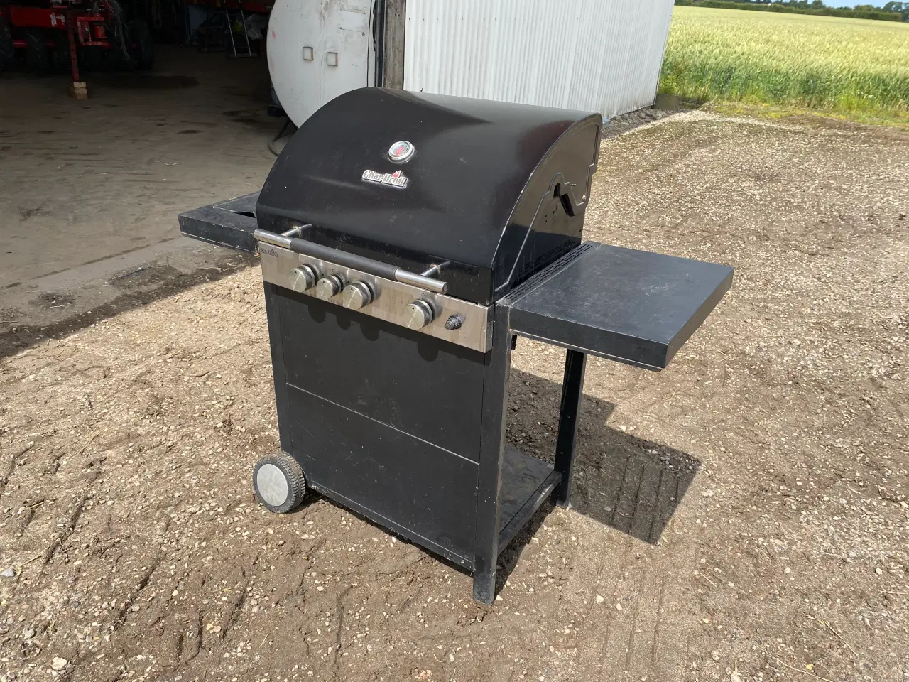 Billede 1 - Gasgrill char-broil med 3 brændere