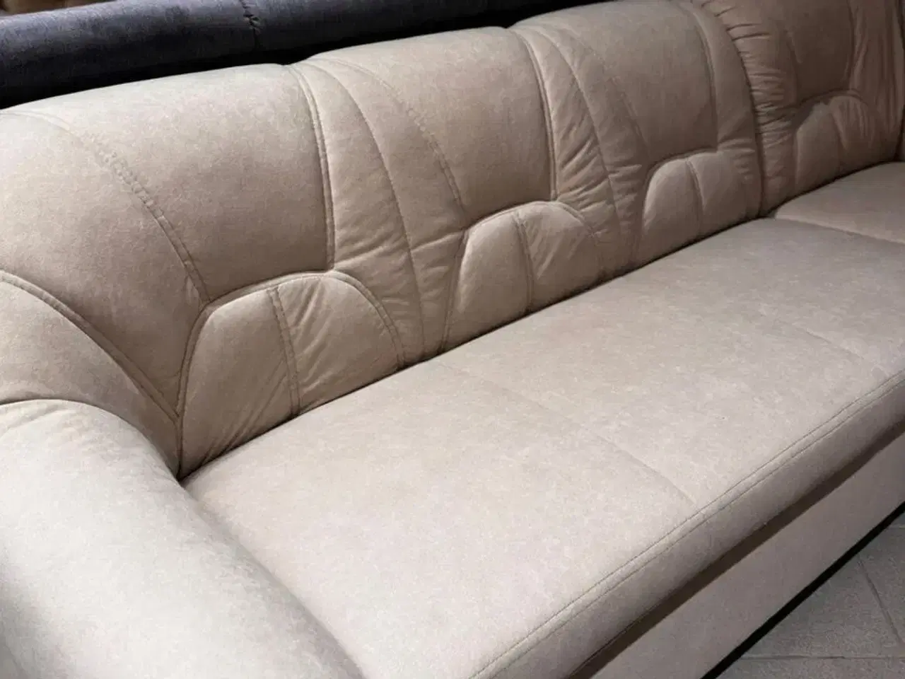 Billede 2 - Hjørnesofa stof beige🤍