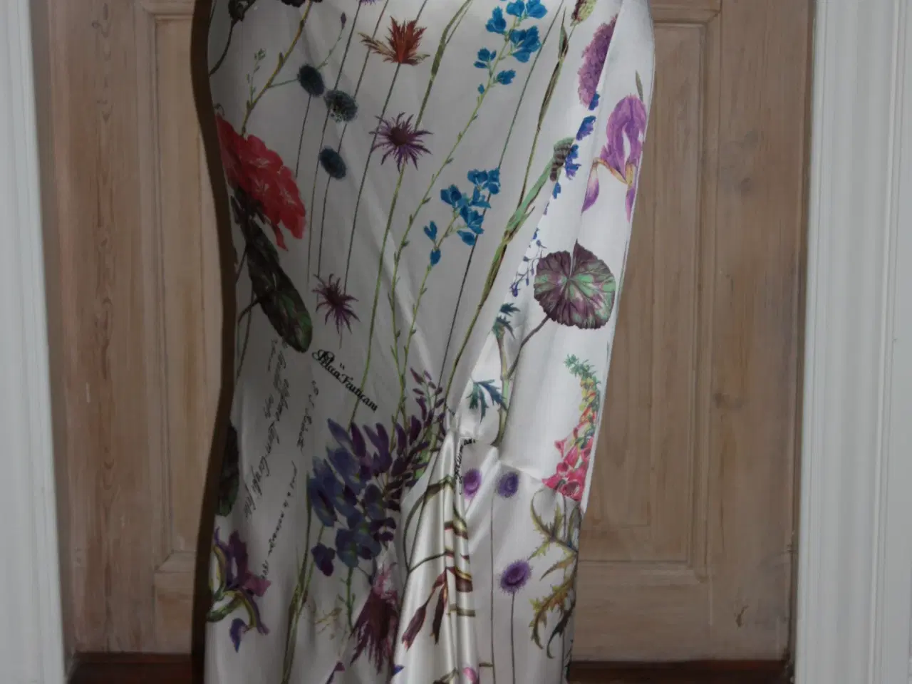 Billede 7 - Nederdel Roberto Cavalli længde 113 cm Silk 100% 