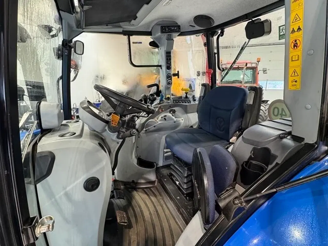 Billede 5 - New Holland T5.110 EC KUN 2700 TIMER OG AFFJEDRET KABINE!