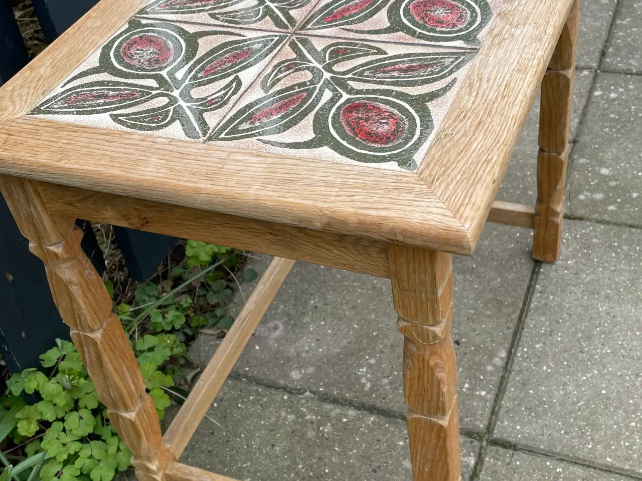 Billede 1 - Lille egetræsbord med kakler Retro 