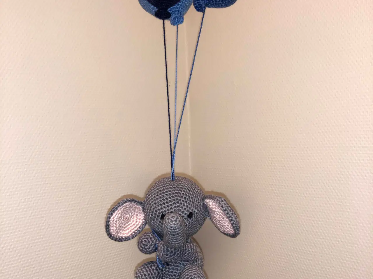 Billede 2 - Hæklet elefant med balloner