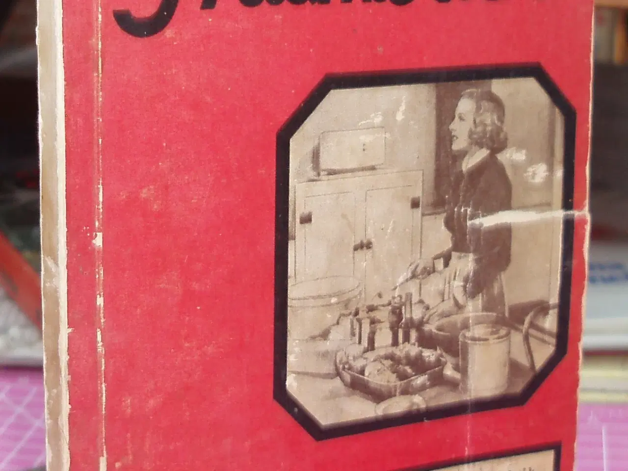 Billede 1 - Vor tids husmoder