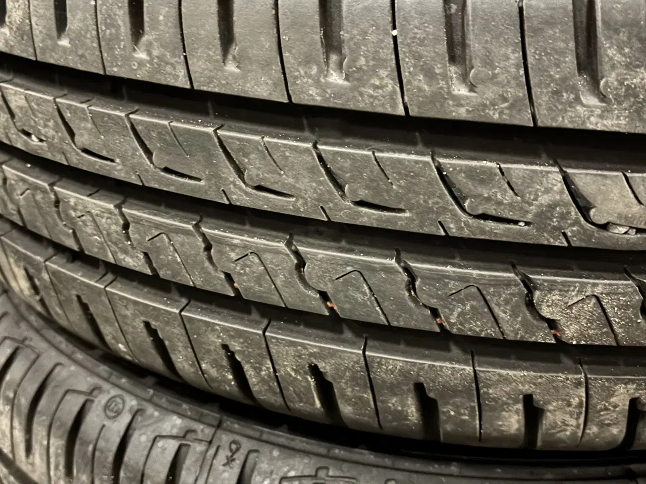 Billede 5 - 4 stk. Barum 185/60-15 sommerdæk (næsten nye)