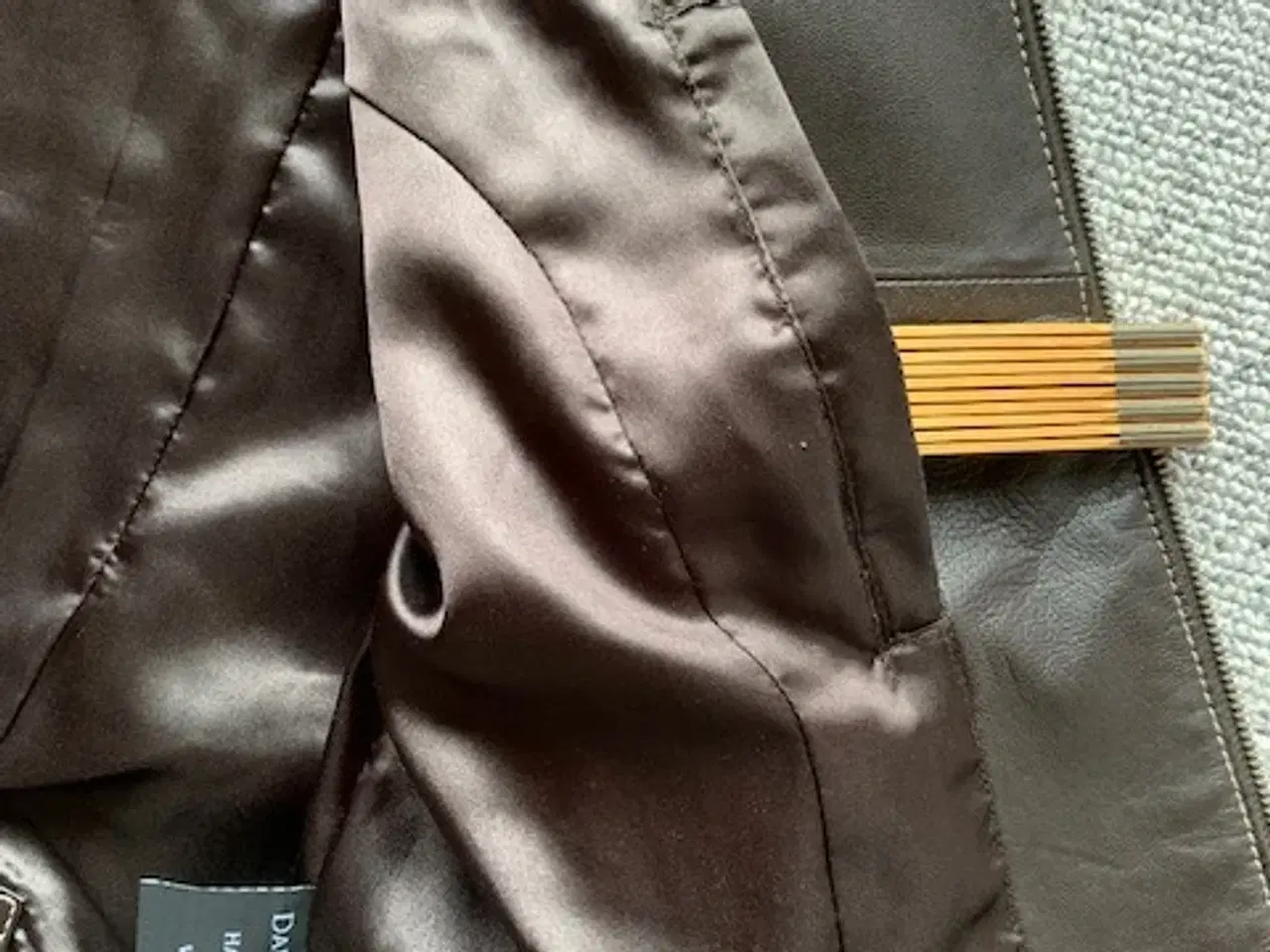 Billede 10 - Skindjakke brun str. 44 - begrænset brugt/som ny