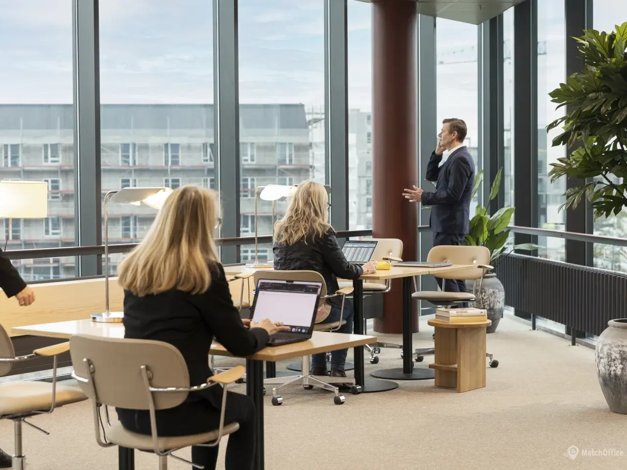 Billede 7 - Et kontorhus med udsigt lys og luft