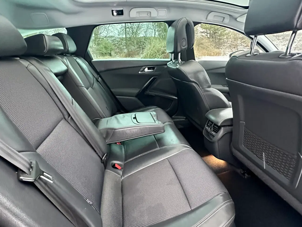 Billede 12 - Lav km. som ny bil.