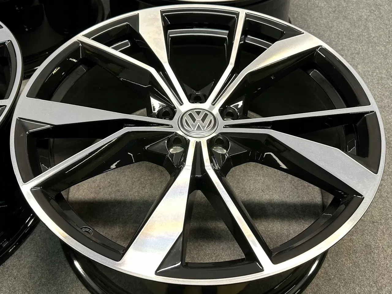 Billede 6 - ALUFÆLGE VW TIGUAN 5N 5NA R-LINE MISANO 20"