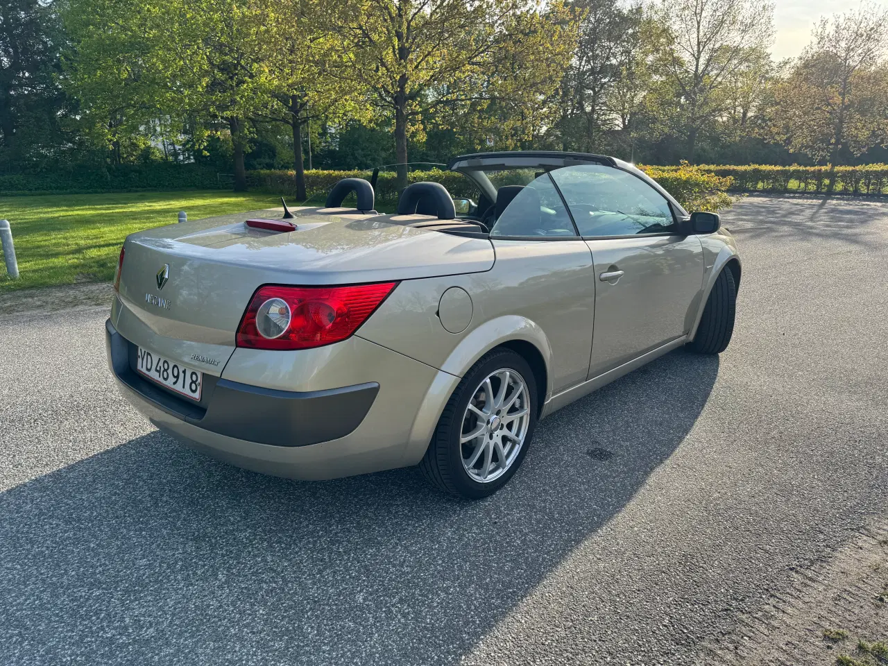 Billede 1 - Kør sommeren i møde i en billig cabriolet 