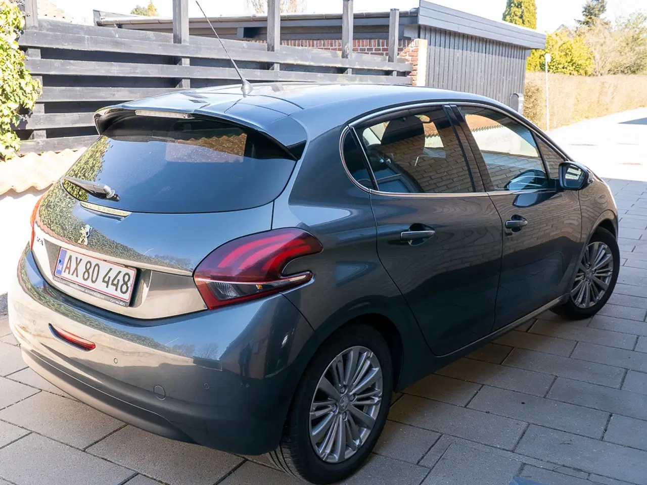 Billede 12 - Peugeot 208 1.2 VTi 5D Allure i perfekt stand