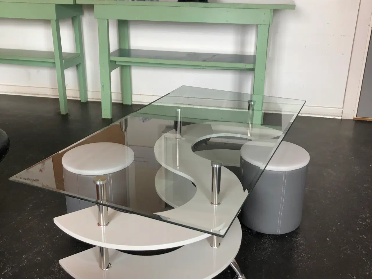 Billede 2 - Sofabord med glasplade og 2 sidde muffer 