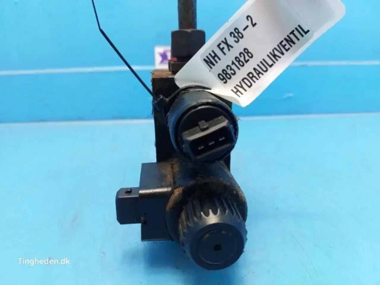 Billede 8 - New Holland FX38 Hydraulikventil 9831828