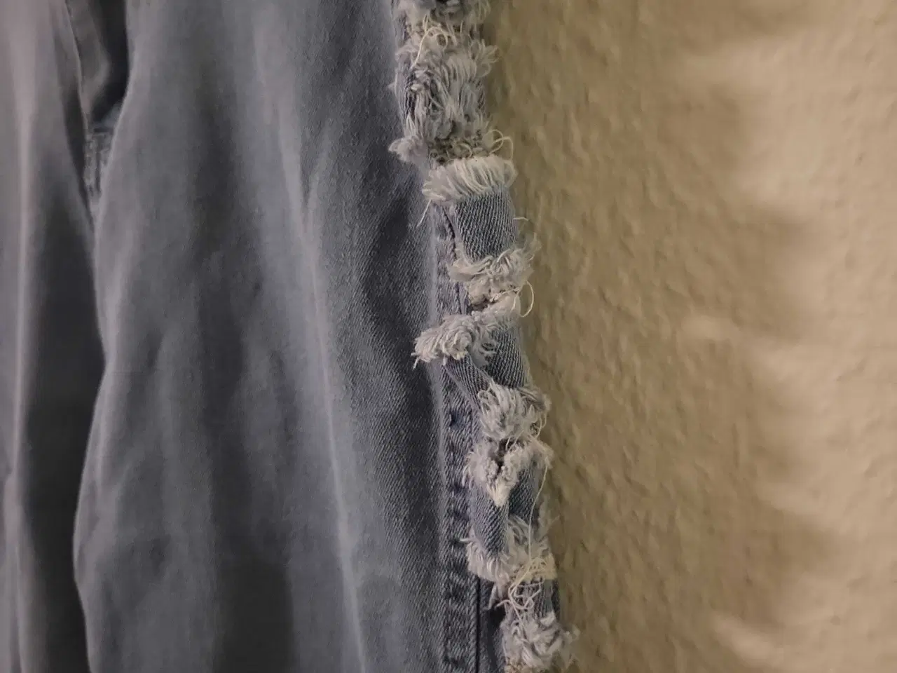 Billede 6 - Mellemblå Cowboybukser Med Huller I Siden 