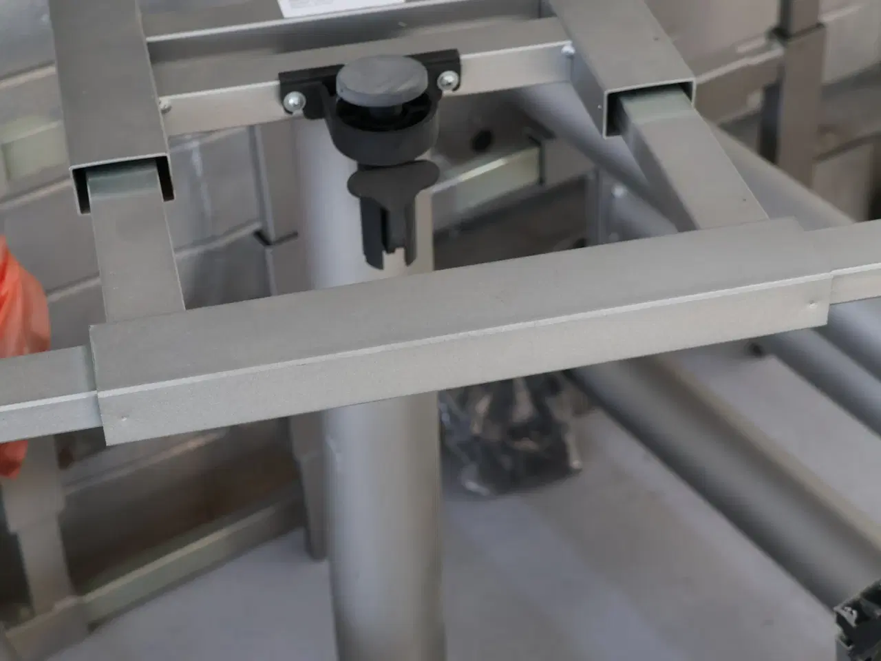 Billede 5 - 6 Stk Bordstel til campingvogn eller autocamper