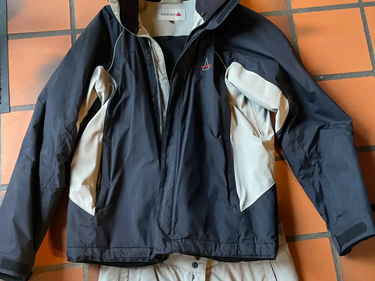 Billede 1 - Skisæt SOS